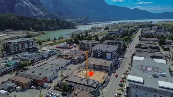 Squamish, BC V8B 0C3,38044 Second AVE #CRU1