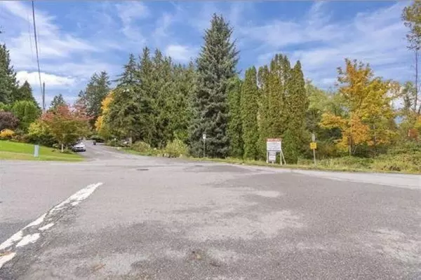 Surrey, BC V3R 5Y2,14409 115 AVE