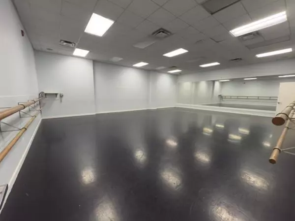 New Westminster, BC V3L 1B5,511 Columbia ST