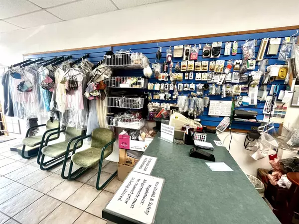 5952A 200 ST, Langley, BC V3A 1N3