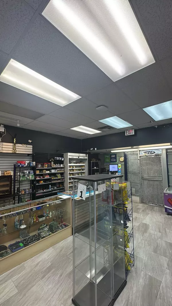 Mission, BC V2V 1A5,32530 Lougheed HWY #209