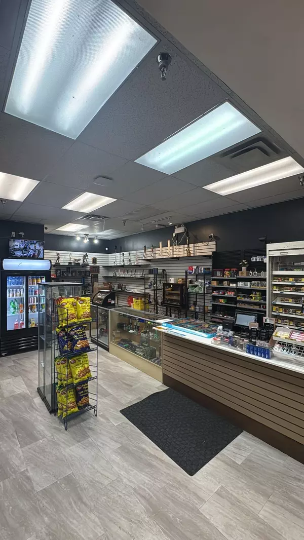 Mission, BC V2V 1A5,32530 Lougheed HWY #209