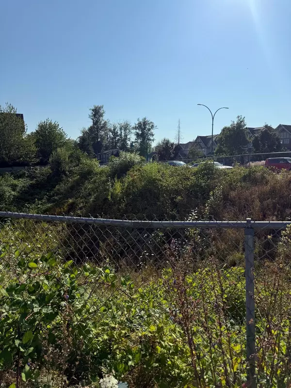 6725 192 Diversion Surrey, BC V4N 6A3