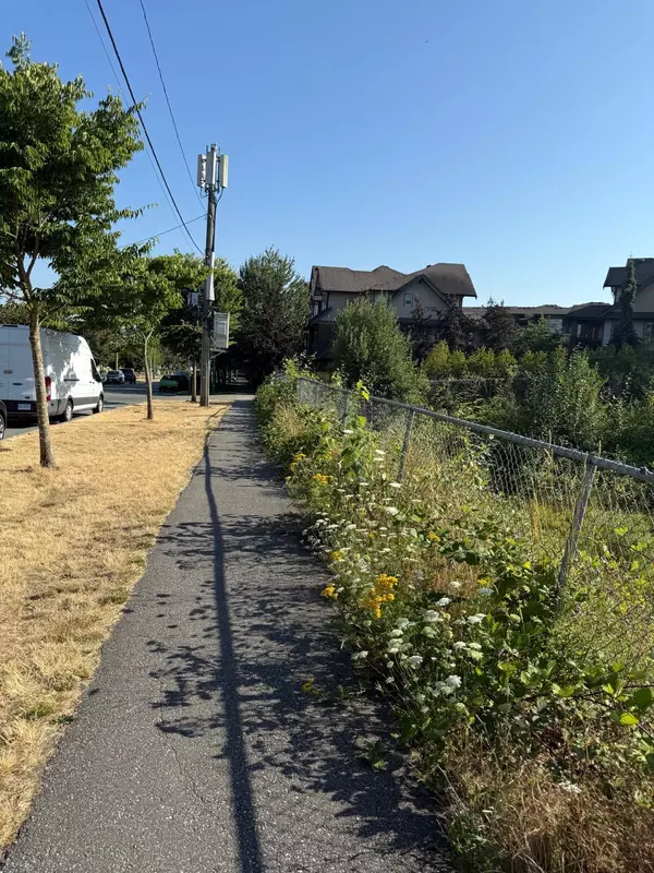 6725 192 Diversion Surrey, BC V4N 6A3