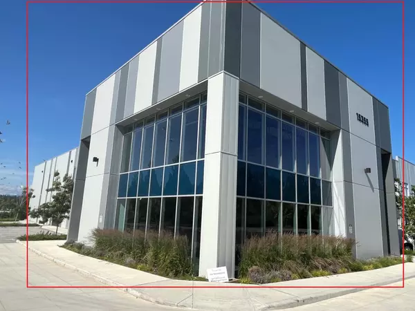 15355 68 AVE #100, Surrey, BC V3S 2C1