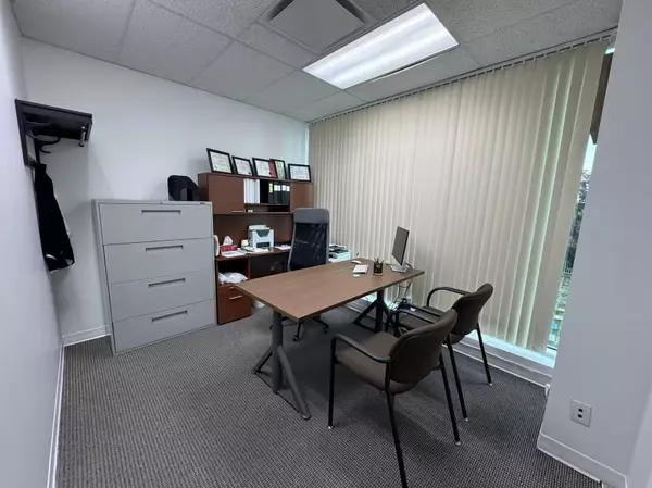 Richmond, BC V6Y 2B2,6081 No 3 RD #703