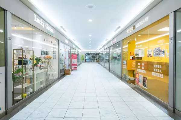 Richmond, BC V6X 0J8,4000 No. 3 RD #2295