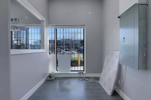 Surrey, BC V3W 4E9,8028 128 ST #112