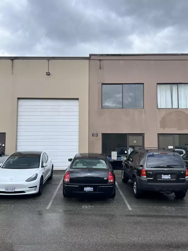 Surrey, BC V3R 0R8,13365 115 AVE #69