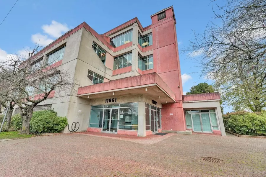 11861 88th AVE #404, Delta, BC V4C 3C6