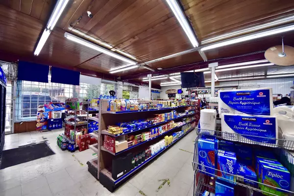 Port Moody, BC V3H 1L9,916 Clarke RD