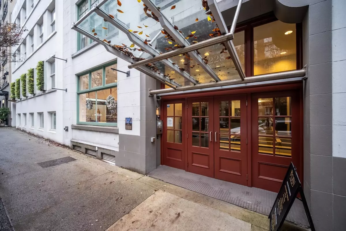 Vancouver, BC V6B 2Y5,1228 Homer ST #110