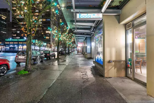 Vancouver, BC V6G 1C7,1680 Robson ST