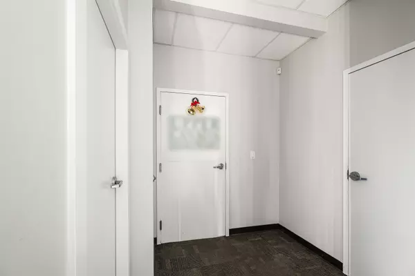 Coquitlam, BC V3K 4H1,204 Blue Mountain ST