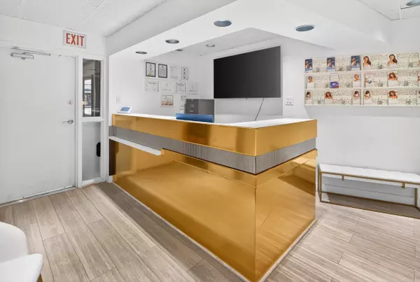 North Vancouver, BC V0V 0V0,12085 Confidential