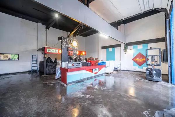 Burnaby, BC V5B 1S9,6893 Hastings ST