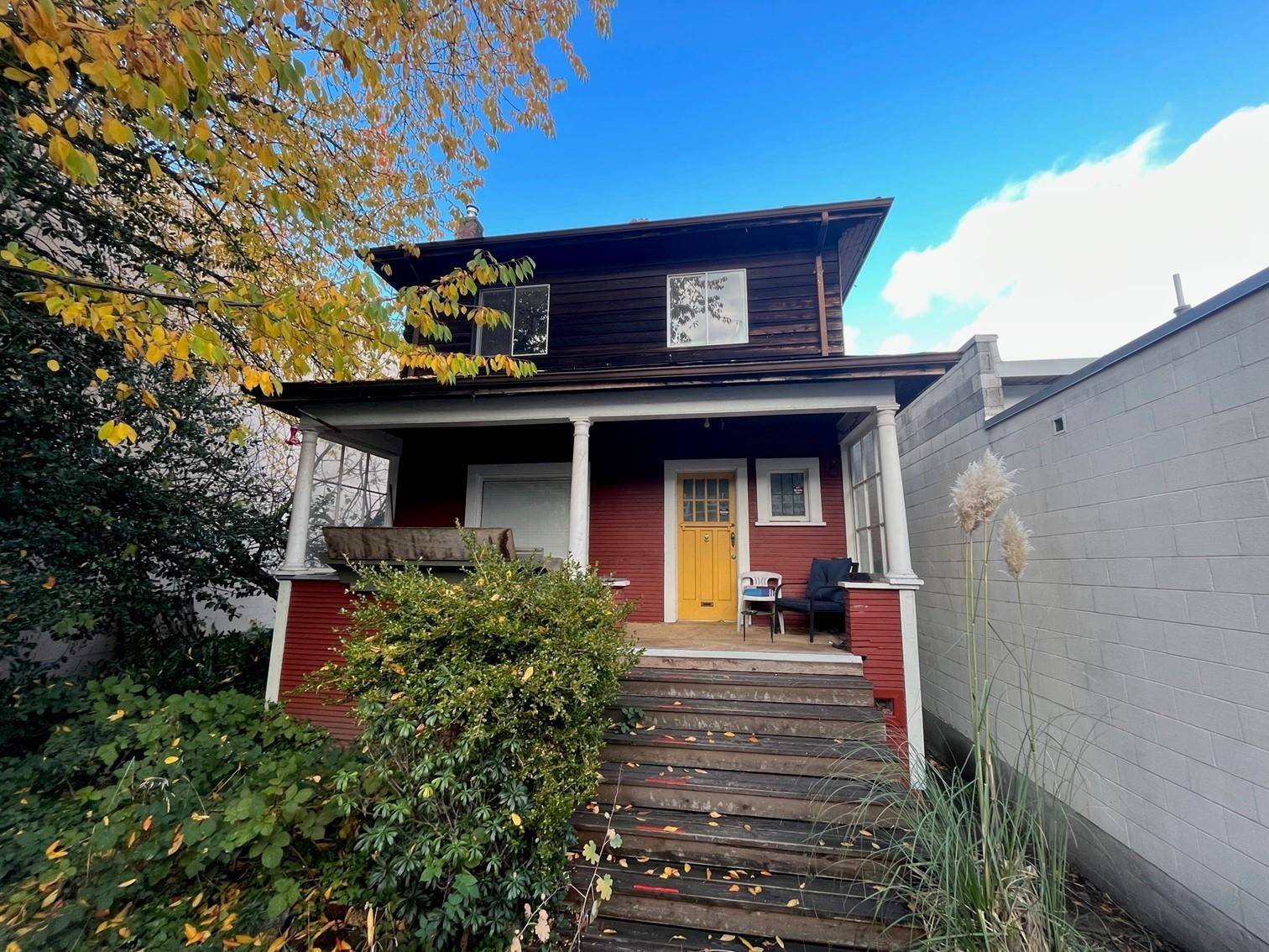 Vancouver, BC V5Y 1M2,333 W 7th AVE