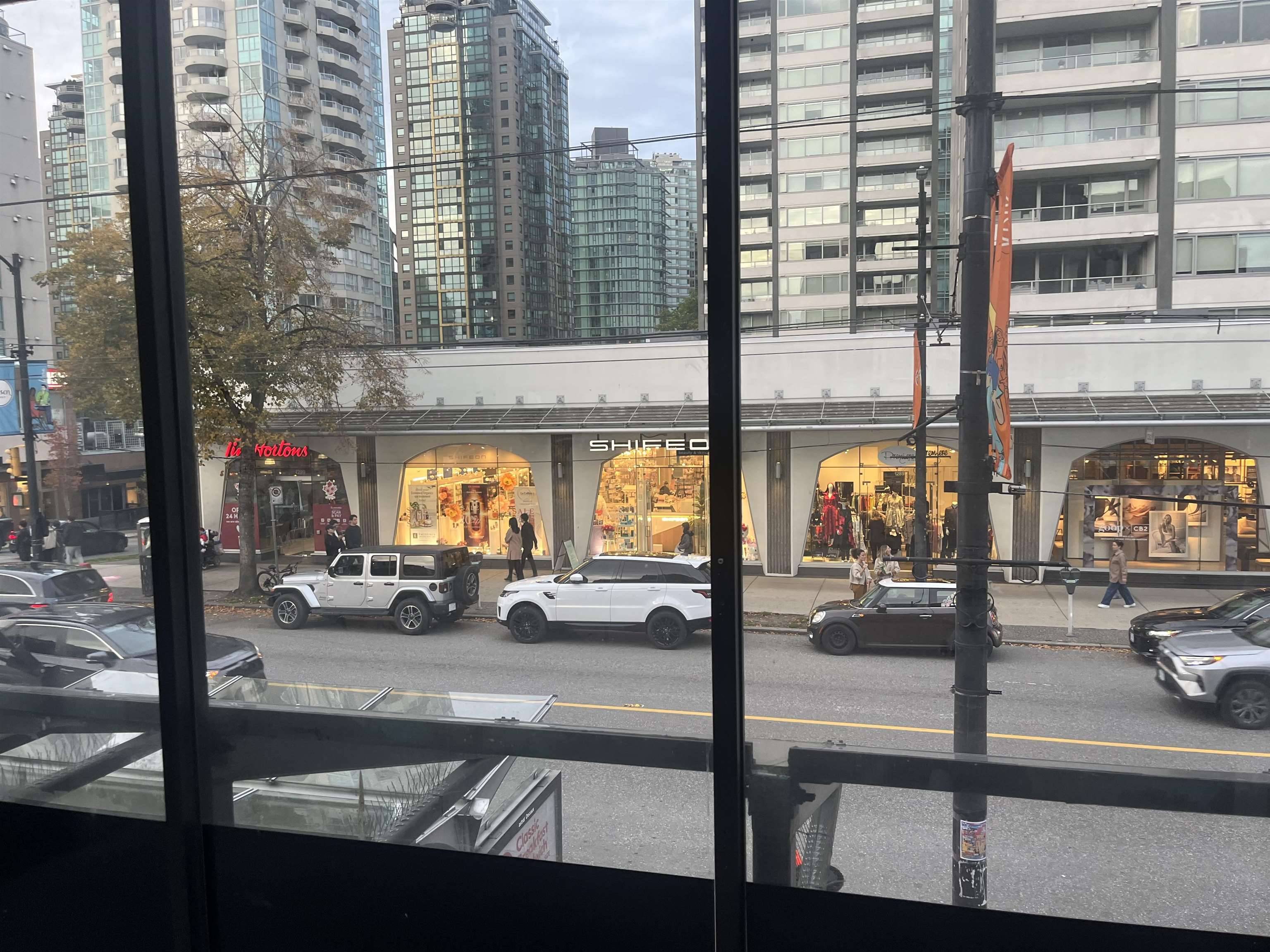 Vancouver, BC V6E 1C1,1284 Robson ST
