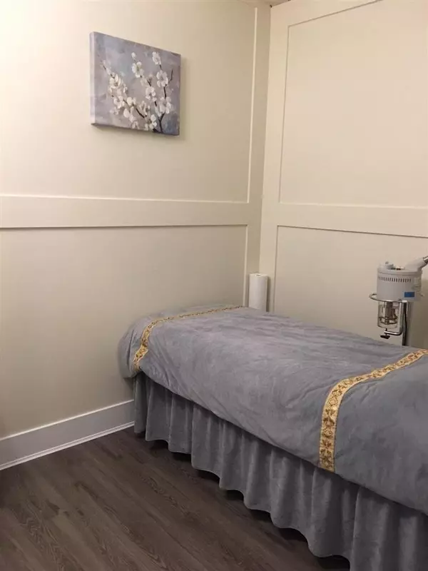 Vancouver, BC V6K 1P7,2692 W 4th AVE