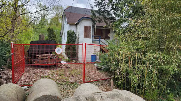 Surrey, BC V3R 2V4,13858 117 AVE