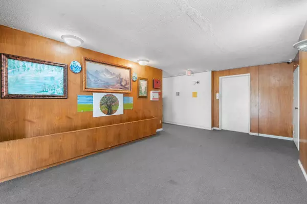 New Westminster, BC V3M 3M8,325 Ash ST