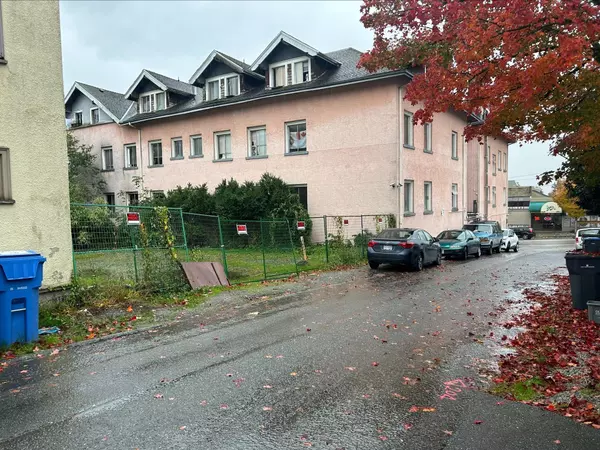 New Westminster, BC V3M 2B7,1113 Sixth AVE