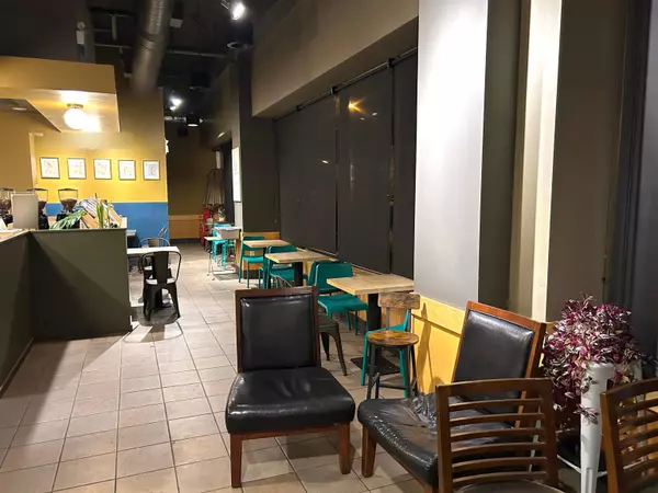 Vancouver, BC V6K 1R2,2948 W 4th AVE