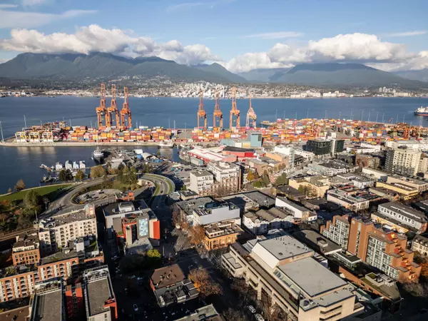 Vancouver, BC V6A 2S7,219 Main ST