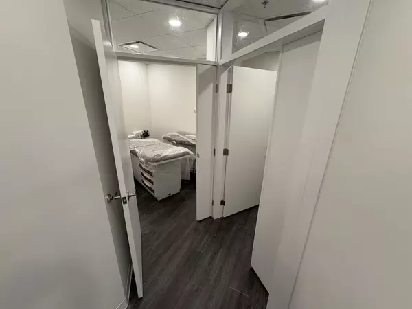 Maple Ridge, BC V2X 6C7,11770 Fraser ST #302