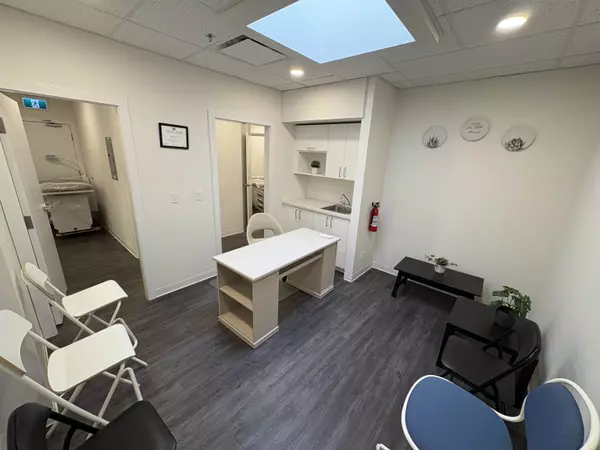 Maple Ridge, BC V2X 6C7,11770 Fraser ST #302