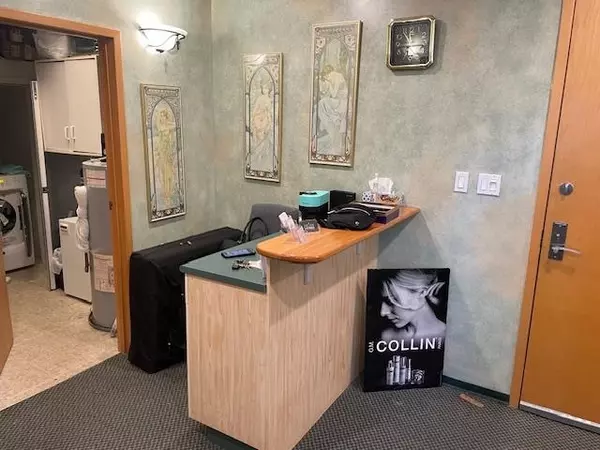 2233 Burrard ST #212, Vancouver, BC V6J 3H9