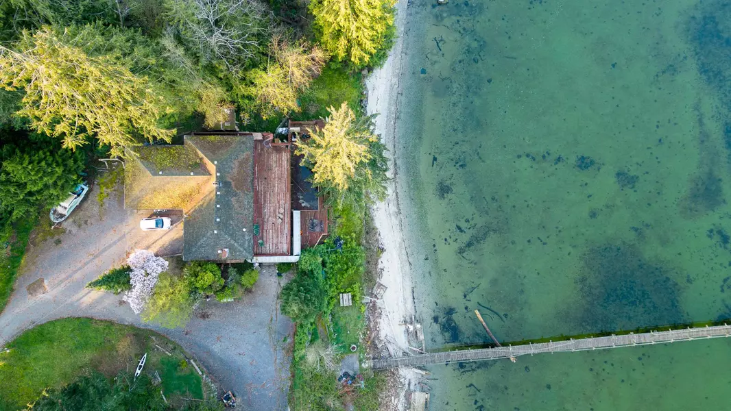 5591 Delta RD, Sechelt, BC V7Z 0G1