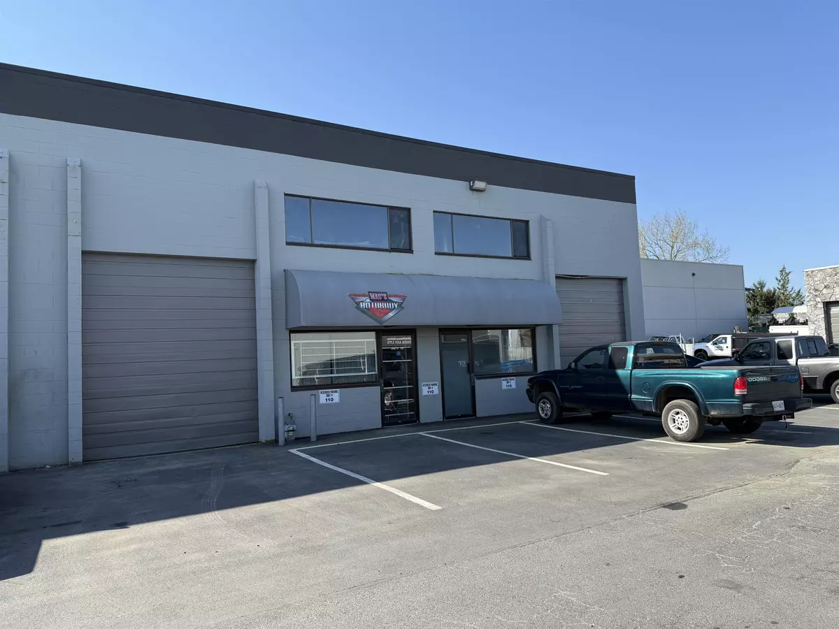 Surrey, BC V3S 8E5,5327 192 ST #10