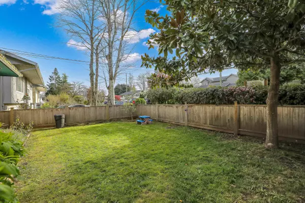 White Rock, BC V4B 4Y5,1554 Stevens ST