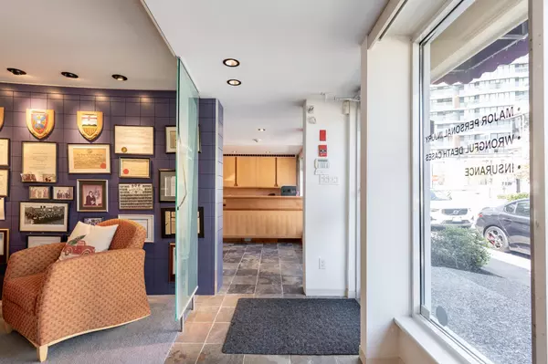 White Rock, BC V4B 2L2,15260 Thrift AVE