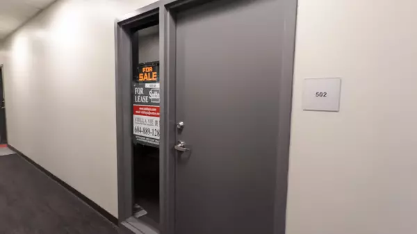 Vancouver, BC V5Z 1E9,550 W Broadway #502