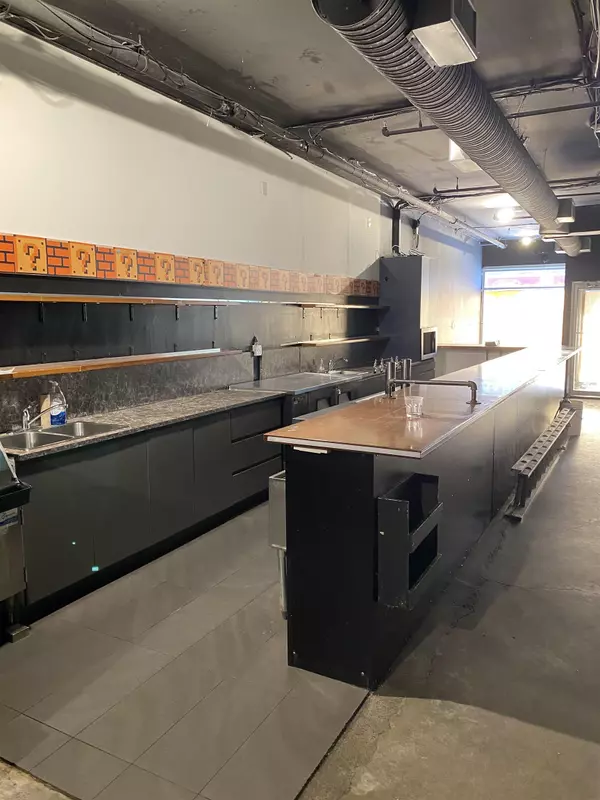 Vancouver, BC V6K 2E4,2287 W Broadway