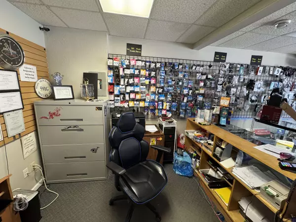 Hope, BC V0X 1L4,591 Wallace ST #A