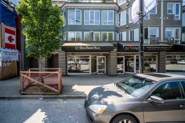 3424 W Broadway, Vancouver, BC V6R 2B3