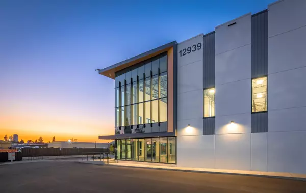 Surrey, BC V3W 2X8,12939 Anvil WAY #103