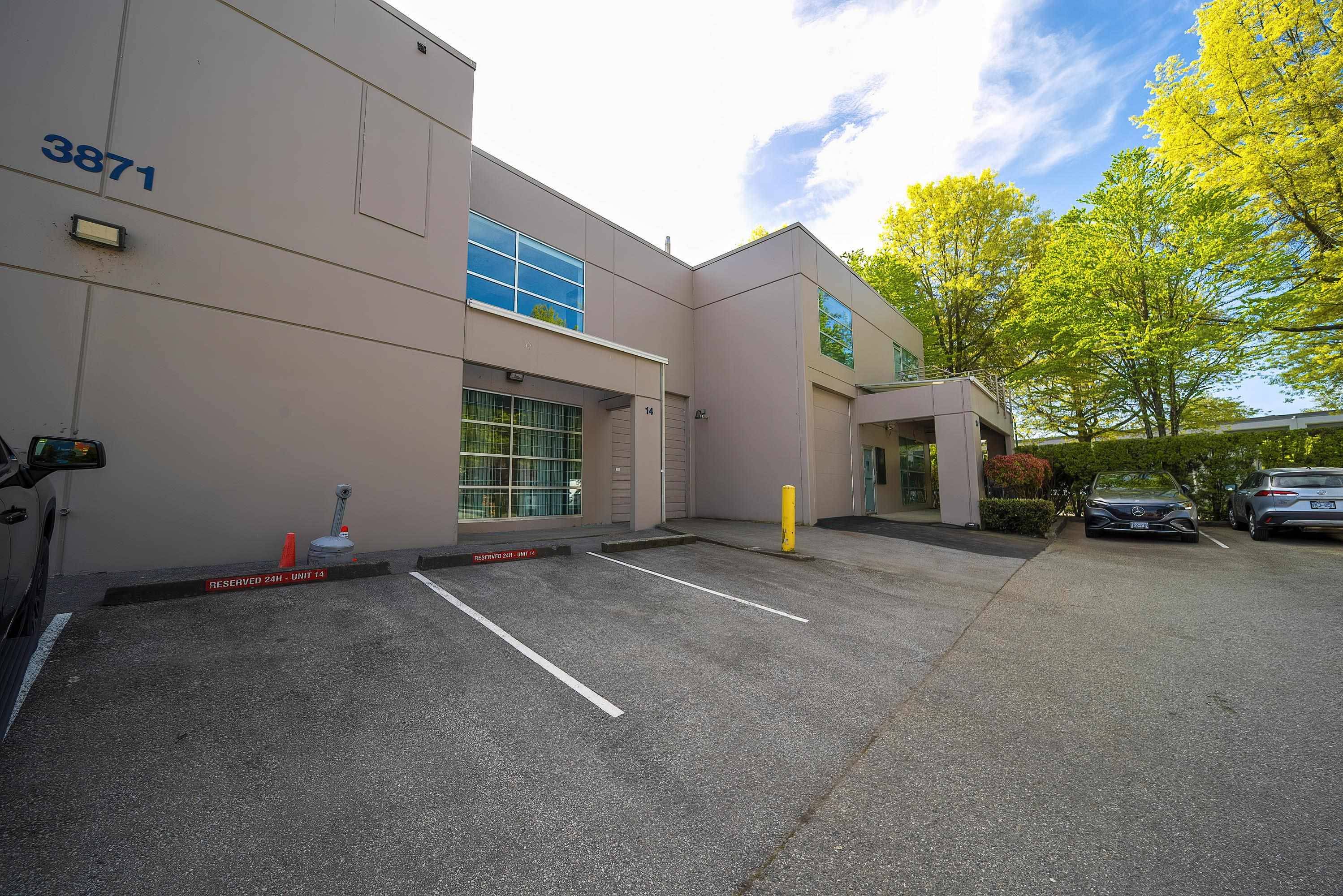Burnaby, BC V5J 5G6,3871 North Fraser WAY #14