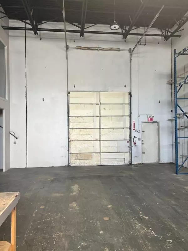 Surrey, BC V4N 4C7,9785 192 ST #301 & 307