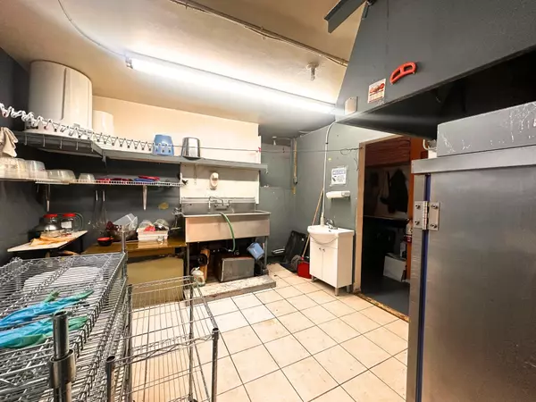 New Westminster, BC V3M 4W6,806 Twentieth ST