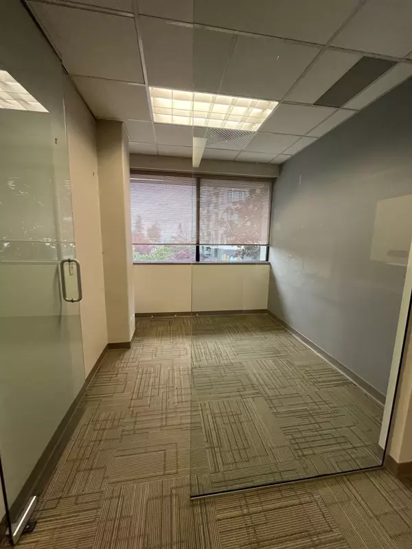 New Westminster, BC V3L 3B2,422 Sixth ST