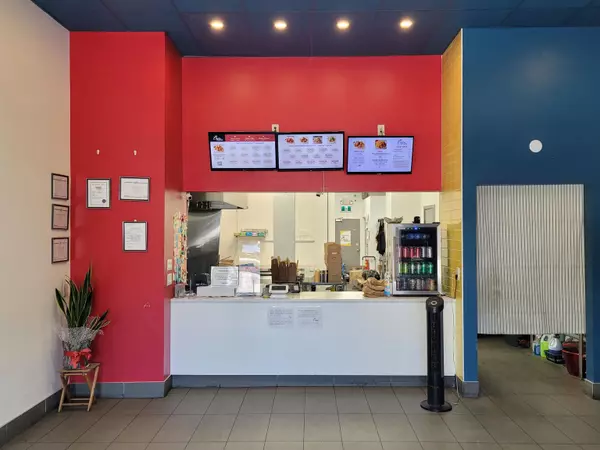 450 E Columbia ST #103, New Westminster, BC V3L 3X5