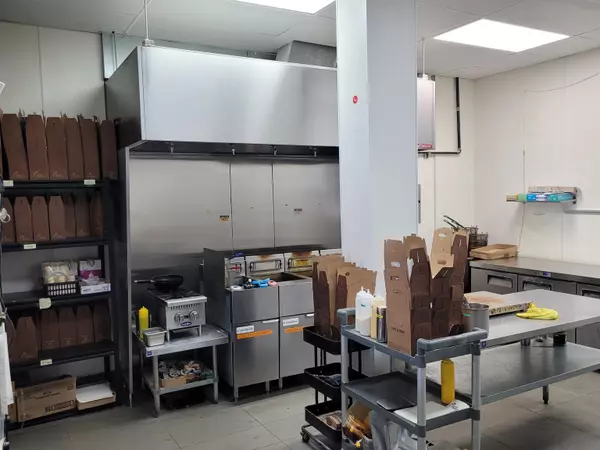 New Westminster, BC V3L 3X5,450 E Columbia ST #103