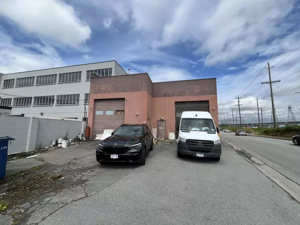 Vancouver, BC V6P 3T1,8829 Heather ST