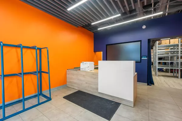 Vancouver, BC V5Y 1B8,109 W 2nd AVE