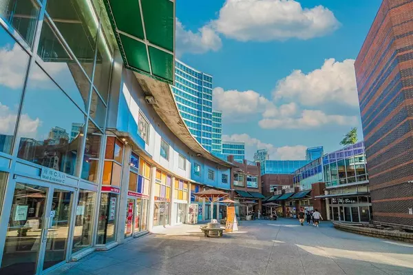 Burnaby, BC V5H 2A9,4500 Kingsway #2820