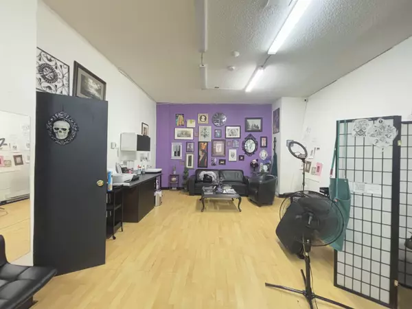 New Westminster, BC V3L 1B1,Columbia ST #416